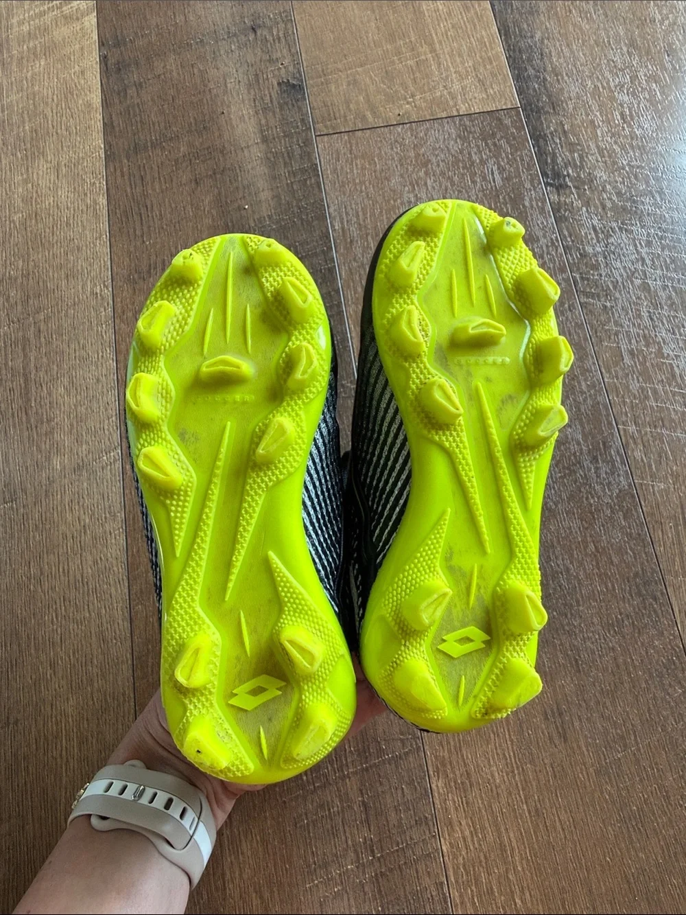 Lotto Kids Black Athletic Cleats